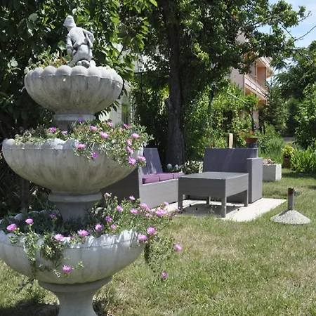 Profaca - One Bedroom With Terrace *