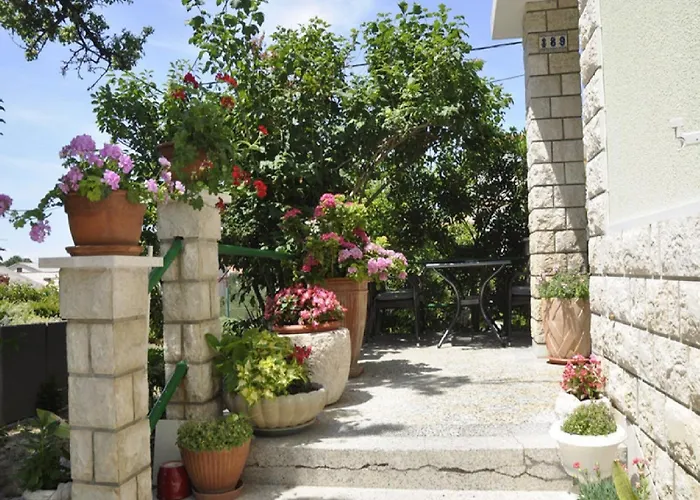 Profaca - One Bedroom With Terrace Apartman *