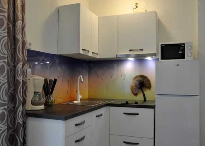 Apartman Profaca - One Bedroom With Terrace Rab Town